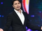 Ali Zafar has said Shah Rukh Khan should not collaborate with him as of now. Ali Zafar has said Shah Rukh Khan should not collaborate with him as of now.