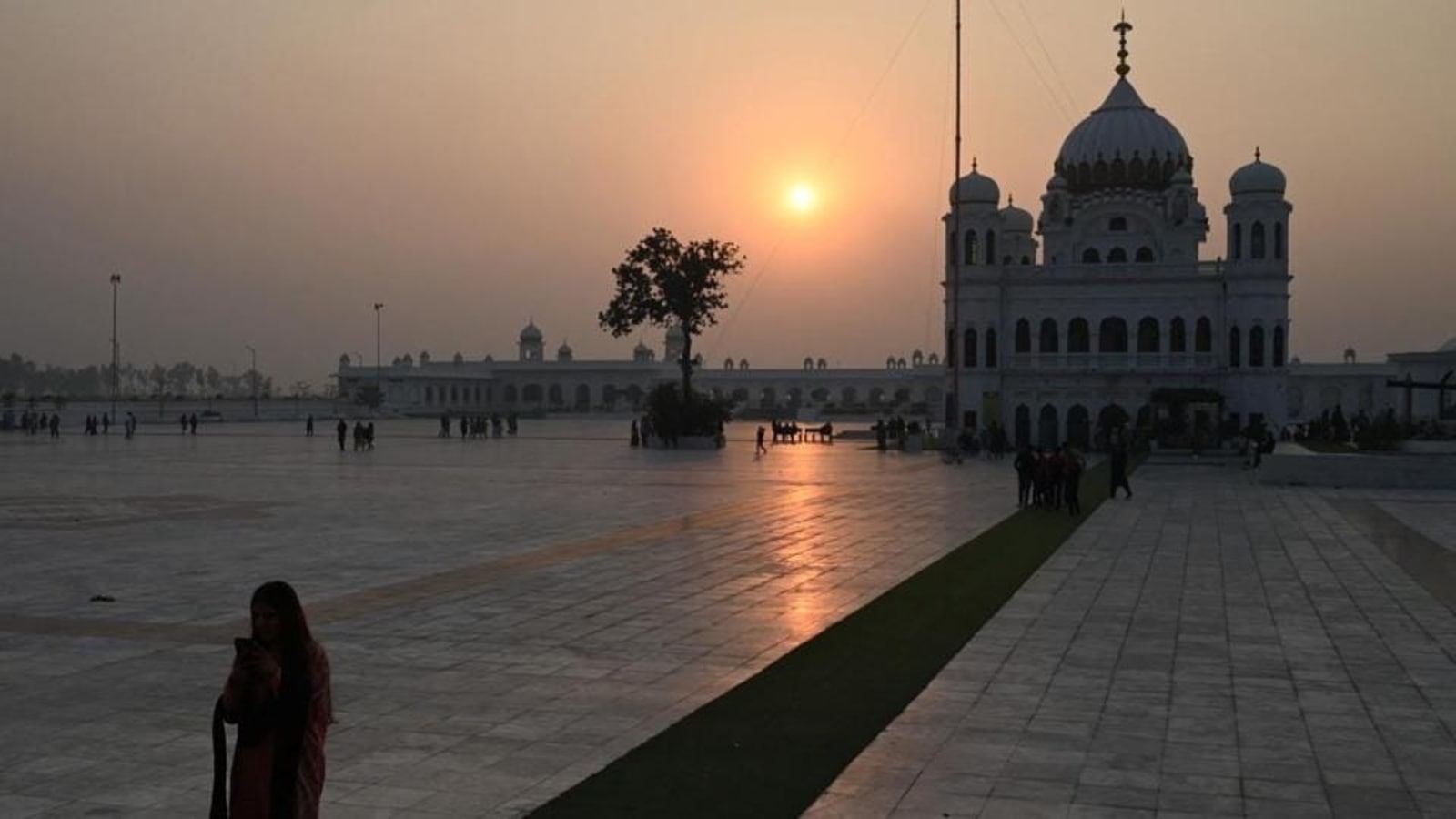 Realbrotherxxx - Indian sikh brother-Pakistani muslim sister meets at Kartarpur | Latest  News India - Hindustan Times