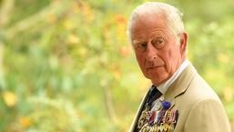 Rei Charles III Ascensão: Príncipe Charles da Grã-Bretanha durante um serviço nacional de memória no National Memorial Arboretum.