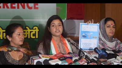 AICC spokesperson Alka Lamba addressing media persons in Shimla on Saturday. (Deepak Sansta/ht) AICC spokesperson Alka Lamba addressing media persons in Shimla on Saturday. (Deepak Sansta/ht)
