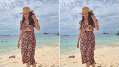Sanjana’s vacay fashion snippets are inspo for us. The actor also shared a set of pictures of herself loving the sea and the sun in a cotton dress featuring a midriff-baring detail and long sleeves. (Instagram/@sanjanasanghi96)
