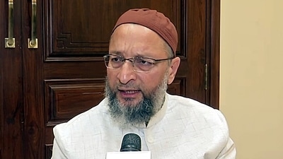 All India Majlis-e-Ittehadul Muslimeen (AIMIM) chief Asaduddin Owaisi on Saturday slammed Nitish Kumar and Mamata Banerjee while making a statement on the next Lok Sabha polls. (ANI) All India Majlis-e-Ittehadul Muslimeen (AIMIM) chief Asaduddin Owaisi on Saturday slammed Nitish Kumar and Mamata Banerjee while making a statement on the next Lok Sabha polls. (ANI)