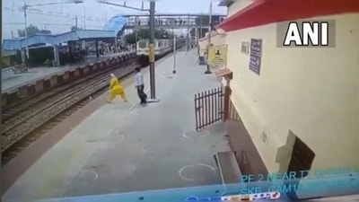 Videograb of the incident at Firozabad railway station.&nbsp; (ANI/ Twitter )