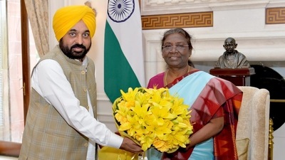 Punjab chief minister Bhagwant Mann meets President Droupadi Murmu at Rashtrapati Bhavan in New Delhi. Punjab chief minister Bhagwant Mann meets President Droupadi Murmu at Rashtrapati Bhavan in New Delhi. 