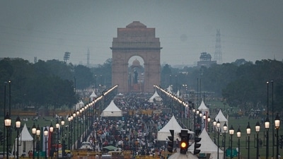 Hundreds of visitors seen on the first weekend at revamped Central Vista Avenue as it reopens to the public (Sanchit Khanna/Hindustan Times) Hundreds of visitors seen on the first weekend at revamped Central Vista Avenue as it reopens to the public (Sanchit Khanna/Hindustan Times)