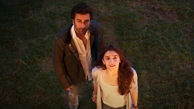 Ranbir Kapoor and Alia Bhatt in a still from Brahmastra.&nbsp;