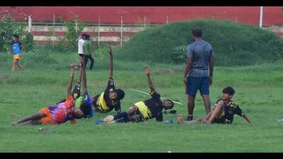 Sportspersons practicing at Madam Mohan Malaviya stadium (HT) (Ht photo) Sportspersons practicing at Madam Mohan Malaviya stadium (HT) (Ht photo)
