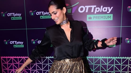 Sacred Games-fame Kubbra Sait twirls on the red carpet of OTTplay Awards 2022 at the shutterbugs' insistence. Pic: Varinder Chawla