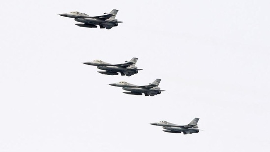 Taiwan says 17 Chinese aircraft crossed Taiwan Strait median line | Representational image (AP File Photo)