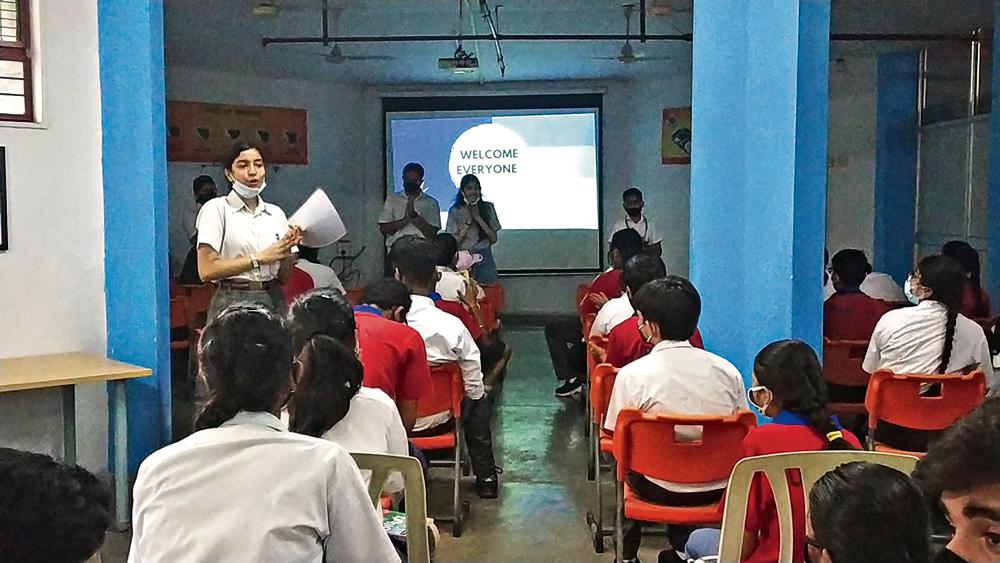 Apart from conducting classes for the less privileged, Kalash Kaushal also teaches young girls about menstrual hygiene.