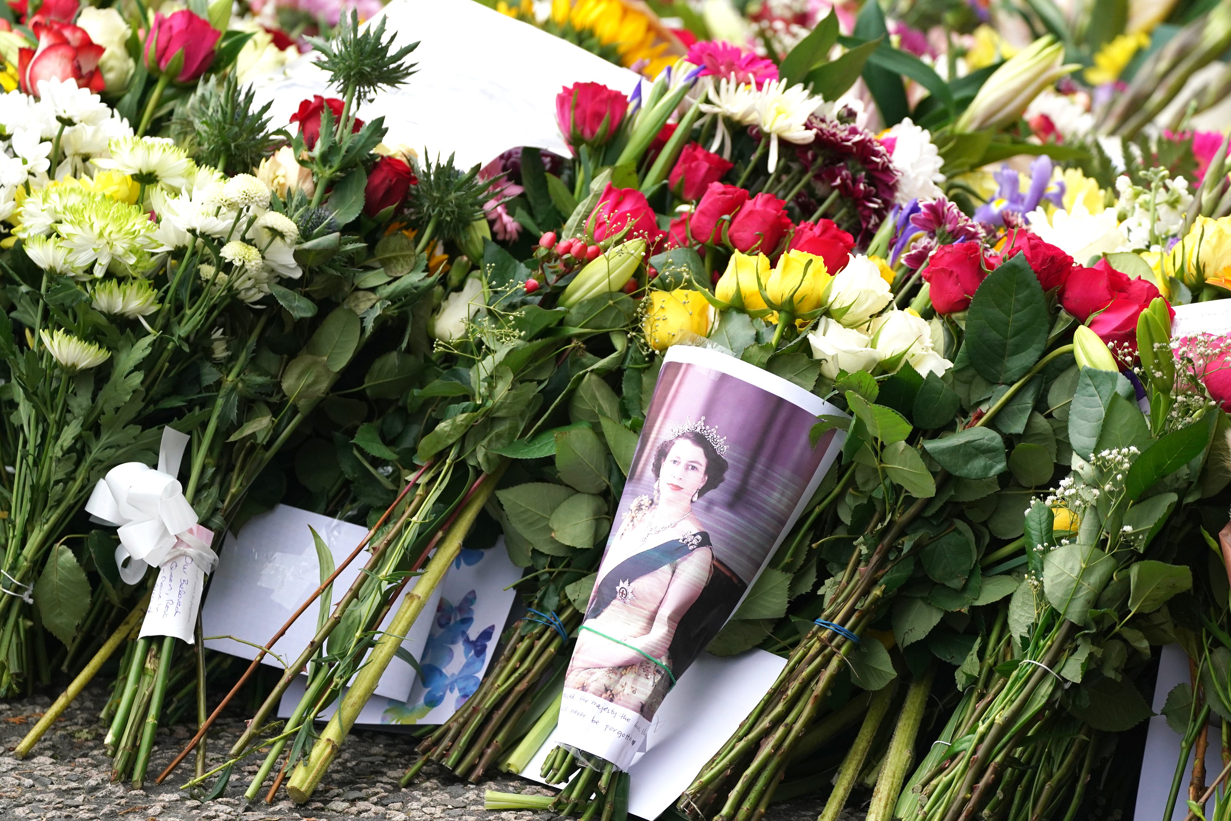 Floral tributes in memory of Queen Elizabeth II at Balmoral.(Twitter/@RoyalFamily)