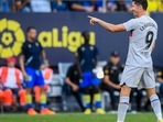 Robert Lewandowski gestures after scoring his side's second goal during Spanish la Liga match between Cadiz FC and FC Barcelona at the Nuevo Mirandilla(AP) Robert Lewandowski gestures after scoring his side's second goal during Spanish la Liga match between Cadiz FC and FC Barcelona at the Nuevo Mirandilla(AP)