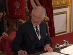 Britain's King Charles III gets angry at his aide for not clearing the desk. The moment, captured on camera, has been doing rounds on social media platforms.(Screengrab) Britain's King Charles III gets angry at his aide for not clearing the desk. The moment, captured on camera, has been doing rounds on social media platforms.(Screengrab)