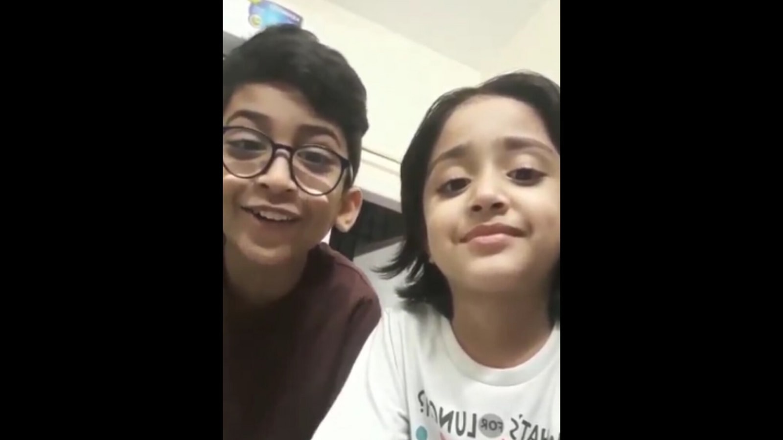 Cute little brother-sister duo's video goes viral, Yashraj Mukhate reacts.  Watch | Trending - Hindustan Times