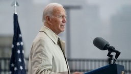 O presidente dos EUA, Joe Biden, fala durante uma cerimônia no Pentágono para homenagear e lembrar as vítimas do ataque terrorista de 11 de setembro.