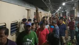 हालांकि, ट्रेन में देरी हुई और आधी रात को ठाणे स्टेशन पर पहुंची, जब एक घोषणा की गई कि ट्रेन को ठाणे (एचटी) में समाप्त कर दिया जाएगा।