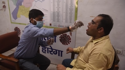 Delhi logs 137 fresh cases, 2 deaths in 24 hours; positivity rate at 1.36% (HT file) Delhi logs 137 fresh cases, 2 deaths in 24 hours; positivity rate at 1.36% (HT file)