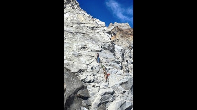 ITBP and Army personnel retrieve the body of a trekker from a crevasse at Khimloga Pass. The trekker had died last Saturday while on expedition from Liwadi village in Uttarkashi district of Uttrakhand to Chitkul in Himachal. (PTI)
