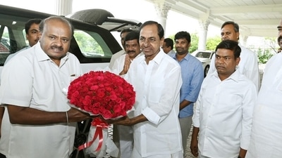 HD Kumaraswamy met Telangana chief minister Kalvakuntla Chandrasekhar Rao at his residence in Hyderabad. HD Kumaraswamy met Telangana chief minister Kalvakuntla Chandrasekhar Rao at his residence in Hyderabad. 
