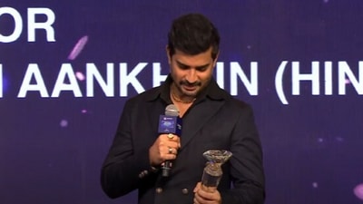 Tahir Raj Bhasin&nbsp;with the award for Best Actor Male - Popular (Series) for Yeh Kaali Kaali Ankhein. 
