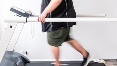 Long COVID patients need physiotherapy to help with recovery (Sina Schuldt/dpa/picture alliance)