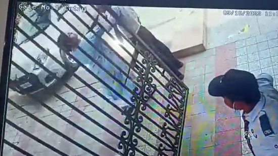CCTV footage of a woman at Noida's Cleo County society in Sector 121 seen slapping a security guard. The video has gone viral.&nbsp;(Twitter)