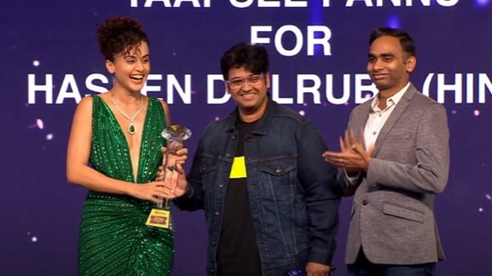 Taapsee Pannu&nbsp;receiving the award for Best Actor Female - Popular (Film) for Haseen Dilruba.