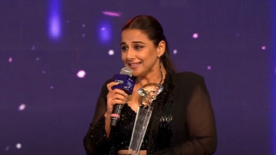 Vidya Balan with the award for Best Actor Female - Jury (Film) for Jalsa.