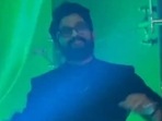 Allu Arjun says Pushpa catchphrase ‘Thaggedhe Le’ and grooves to Oo Antava at SIIMA 2022 afterparty. Allu Arjun says Pushpa catchphrase ‘Thaggedhe Le’ and grooves to Oo Antava at SIIMA 2022 afterparty.