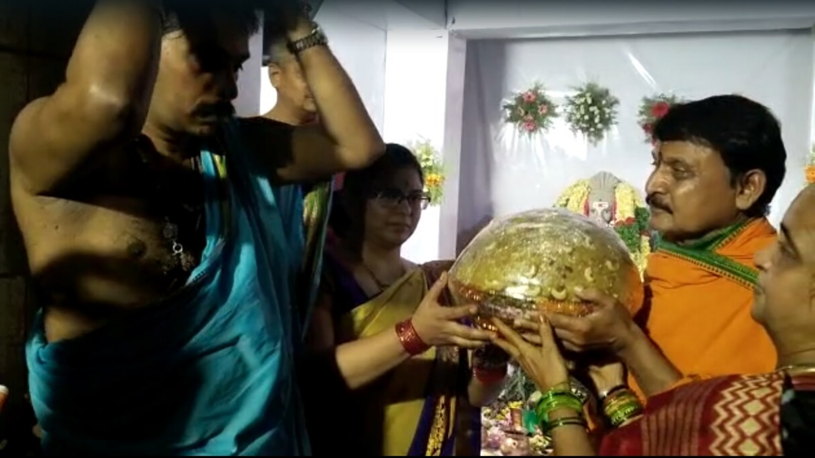 Ganesh laddu of Hyderabad pandal fetches ₹45 lakh in auction Latest