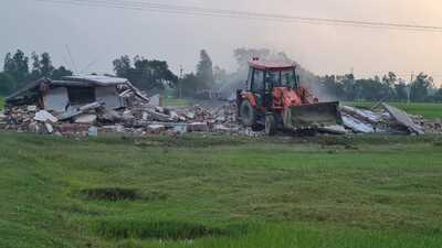 The madrasa, in village Gujar Tola, in Gauriganj area, was demolished at around 5am in the presence of a large contingent of police (HT Photo) The madrasa, in village Gujar Tola, in Gauriganj area, was demolished at around 5am in the presence of a large contingent of police (HT Photo)