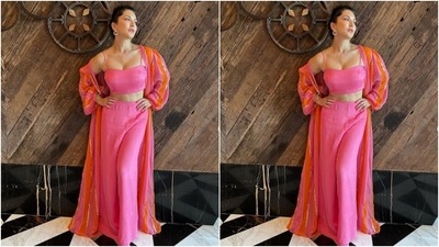 Assisted by makeup artist Kin Vanity, Sunny decked up in pink eyeshadow, black eyeliner, mascara-laden eyelashes, contoured cheeks and a shade of nude lipstick. (Instagram/@sunnyleone)