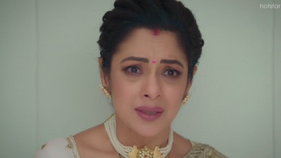 Anupamaa confronts Paritosh after finding out about his affair. Anupamaa confronts Paritosh after finding out about his affair.