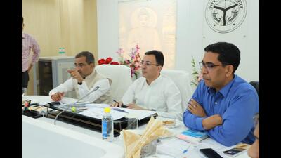 Uttar Pradesh PWD minister Jitin Prasada presiding over a review meeting of the department in Lucknow on Monday. (Sourced)