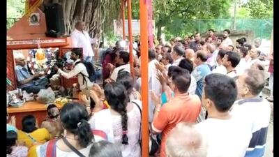 Locals organised a programme at the temple where they offered ‘chunnis’ to women plaintiffs and honoured the lawyers representing them. (Sourced) Locals organised a programme at the temple where they offered ‘chunnis’ to women plaintiffs and honoured the lawyers representing them. (Sourced)