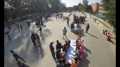The town vending committee (TVC) of Chandigarh municipal corporation also approved exemption of monthly street vending fee for the month of May 2021. (HT File)