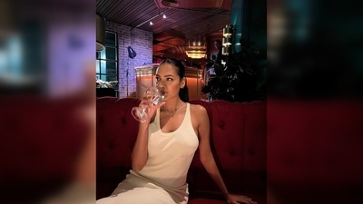 Esha Gupta proves less is more in this simple yet chic ribbed bodycon dress featuring a plunging neckline. (Instagram/@egupta) Esha Gupta proves less is more in this simple yet chic ribbed bodycon dress featuring a plunging neckline. (Instagram/@egupta)