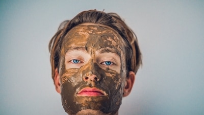Acne: Multani mitti treats acne by removing sweat, impurities, and dead skin cells. It eliminates blackheads and whiteheads and controls excessive oil production. It also soothes irritation that is caused by inflammation. (Unsplash) Acne: Multani mitti treats acne by removing sweat, impurities, and dead skin cells. It eliminates blackheads and whiteheads and controls excessive oil production. It also soothes irritation that is caused by inflammation. (Unsplash)