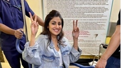 Shilpa Shetty won’t let anything come between her and yoga, not even leg injury (Instagram/@theshilpashetty) Shilpa Shetty won’t let anything come between her and yoga, not even leg injury (Instagram/@theshilpashetty)