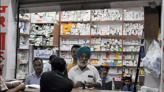 As per the tender, no person/firm/company or any of its family members will be eligible to operate more than one shop on the campus of a particular hospital. (HT Photo)