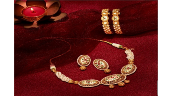 Pair a neckpiece with enamel work with a trendy outfit to create a royal look with a hint of modern glamour.