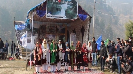 South Kashmir organises 'Aharbal Festival' to promote tourism(Aharbal Festival (ANI/Photo))