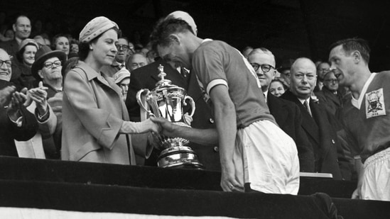 The EFL said on Monday that tributes will be paid to the queen at grounds across England. (Twitter)