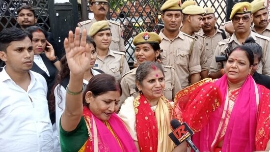 Hindu women celebrating the Gyanvapi mosque verdict in Varanasi