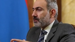 Conflito Armênia-Azerbaijão: O primeiro-ministro armênio Nikol Pashinyan é retratado durante uma entrevista.