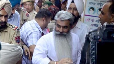 VB questioned the father, cousin of Bharat Bhushan Ashu’ PA in relation to the oodgrain transportation scam. (HT File) VB questioned the father, cousin of Bharat Bhushan Ashu’ PA in relation to the oodgrain transportation scam. (HT File)
