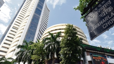 Markets opening bell: Sensex opens in the green topping 60,400.&nbsp;