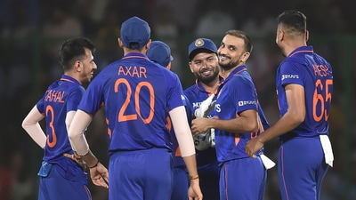 Harshal Patel (in middle) celebrates with Indian teammates (Hindustan Times) Harshal Patel (in middle) celebrates with Indian teammates (Hindustan Times)