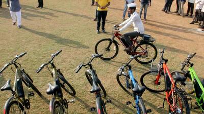 Officials hope that through e-cycles, the pressure on traffic will reduce and it will contribute to reduced air pollution levels as well. (Representational image/HT Archive) Officials hope that through e-cycles, the pressure on traffic will reduce and it will contribute to reduced air pollution levels as well. (Representational image/HT Archive)