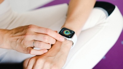 Smartwatches allow one to track BP, heart rate, calories burnt etc on the move. (Pexels)